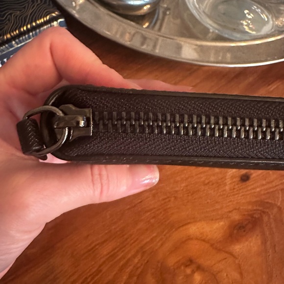 NWOB- Lo & Sons small saffiano leather wallet - Picture 2 of 9